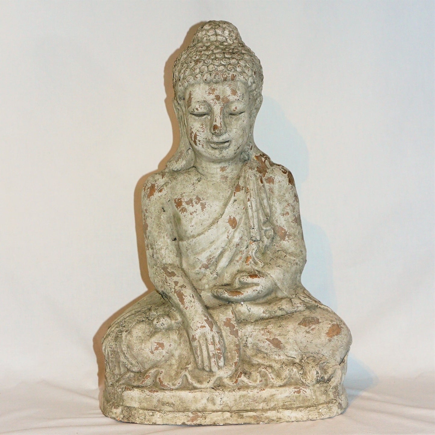 Buddha Shakiaymuni aus Steingut