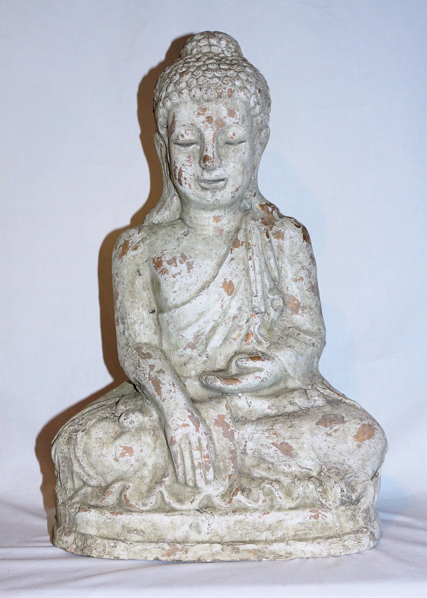Buddha Shakiaymuni aus Steingut