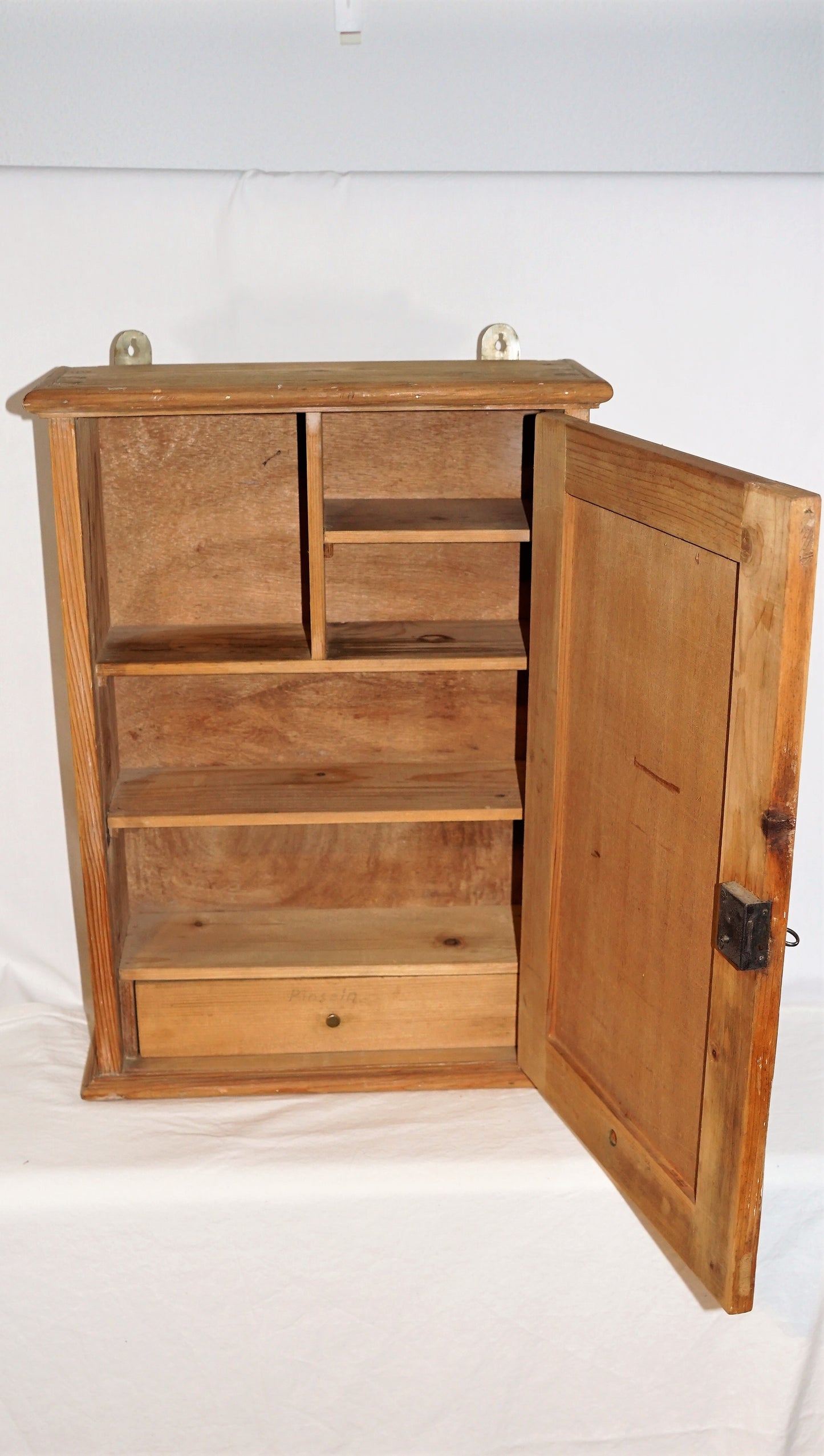 Altes Wand Kästchen aus Holz